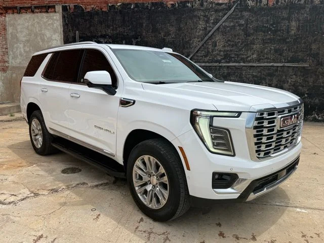 Used 2025 Summit White GMC Denali image 8