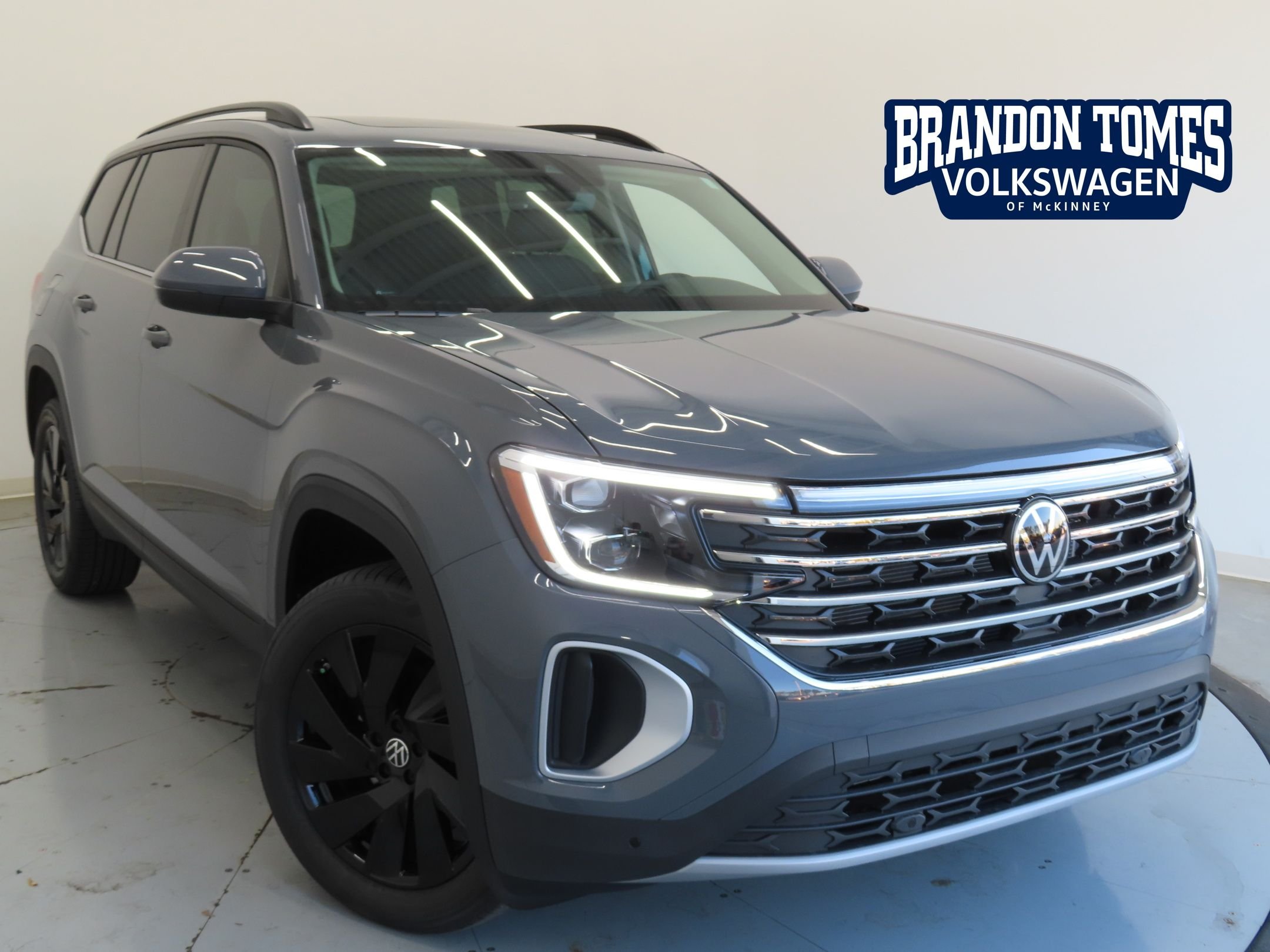 Used 2026 Gray Volkswagen 2.0T SE w/Technology image 1