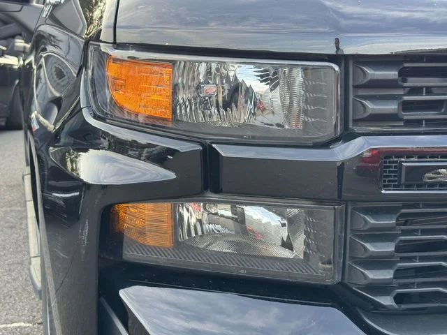 Used 2022 Black Chevrolet Custom image 13