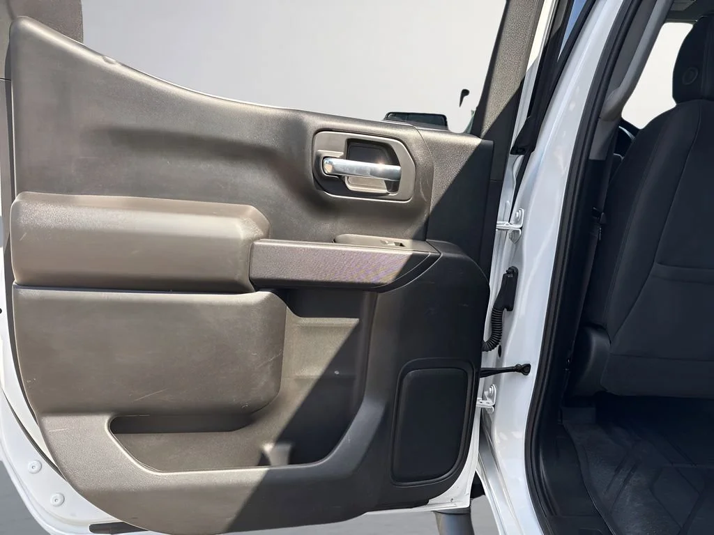 Used 2024 Summit White Chevrolet Custom image 25