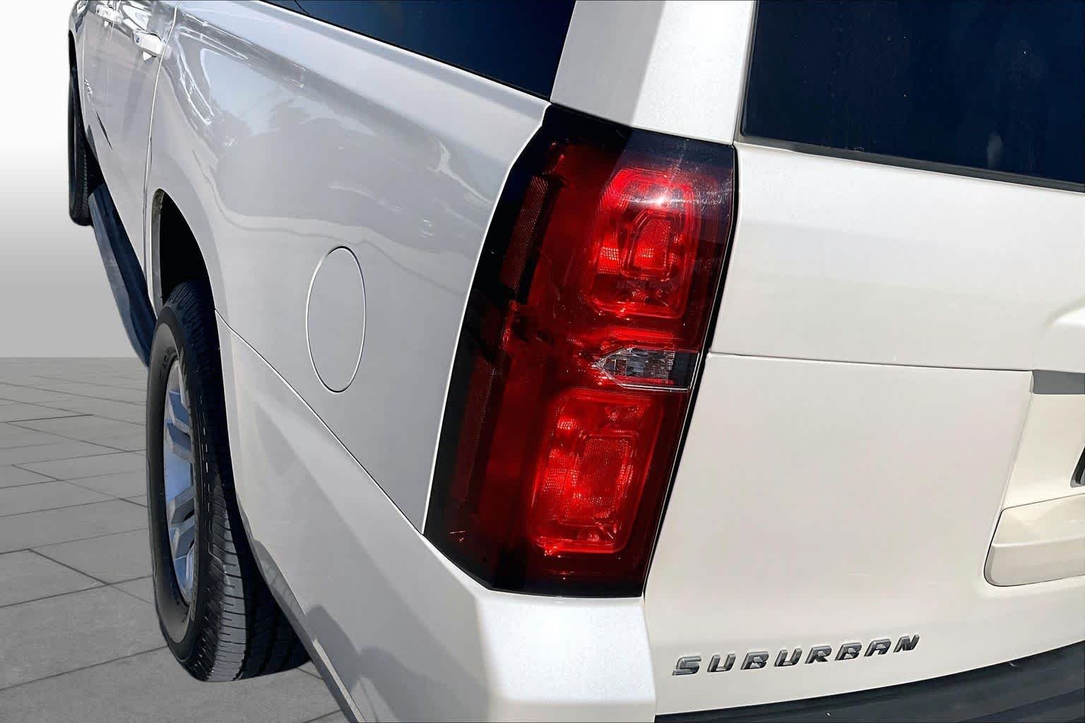 Used 2015 White Diamond Tricoat Chevrolet LT image 28