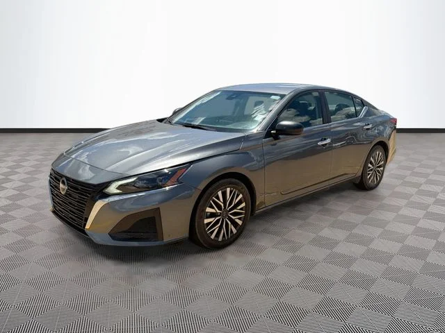 Used 2025 Gray Nissan 2.5 SV image 3