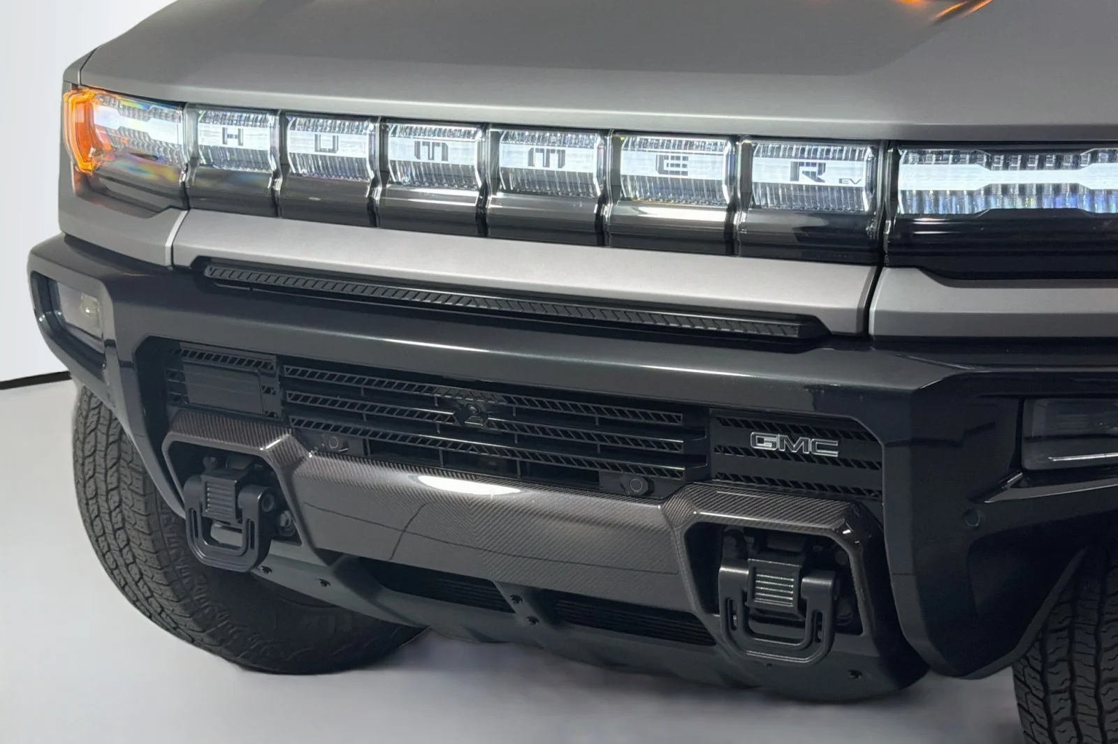 Used 2026 Magnus Gray Matte GMC 3X Carbon Fiber Edition image 13