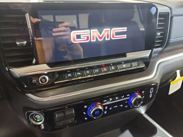 2026 GMC Sierra 1500 SLT - Photo 10