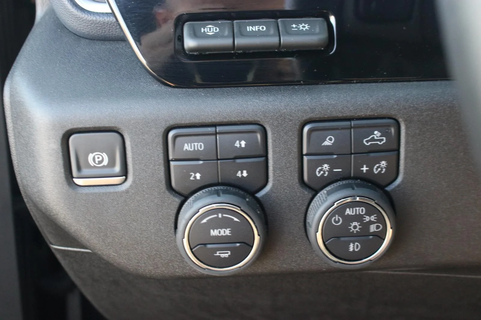 Used 2025 Black Chevrolet High Country image 33