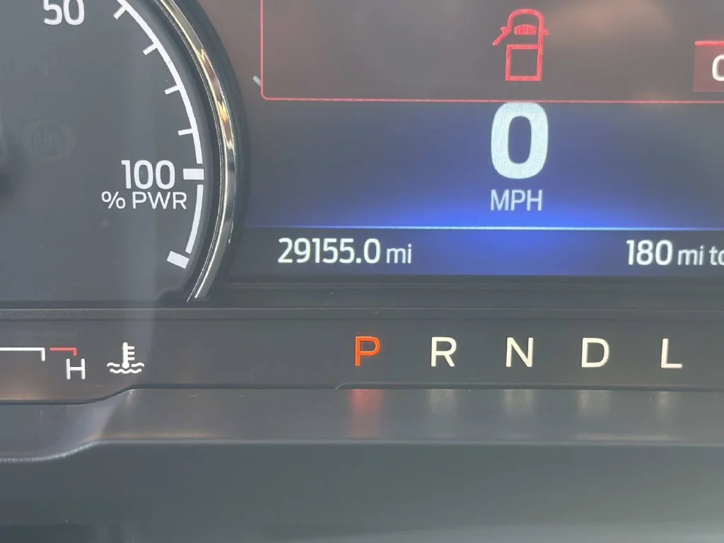 Used 2024  Ford Lariat image 21