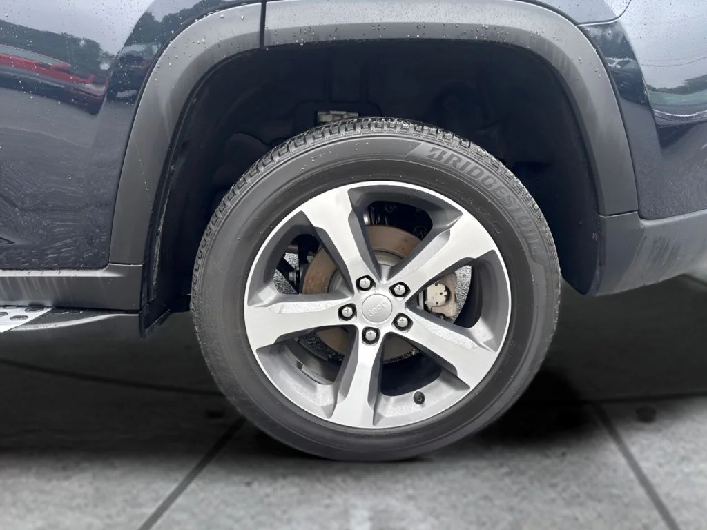 Used 2024 Black Jeep Limited image 21