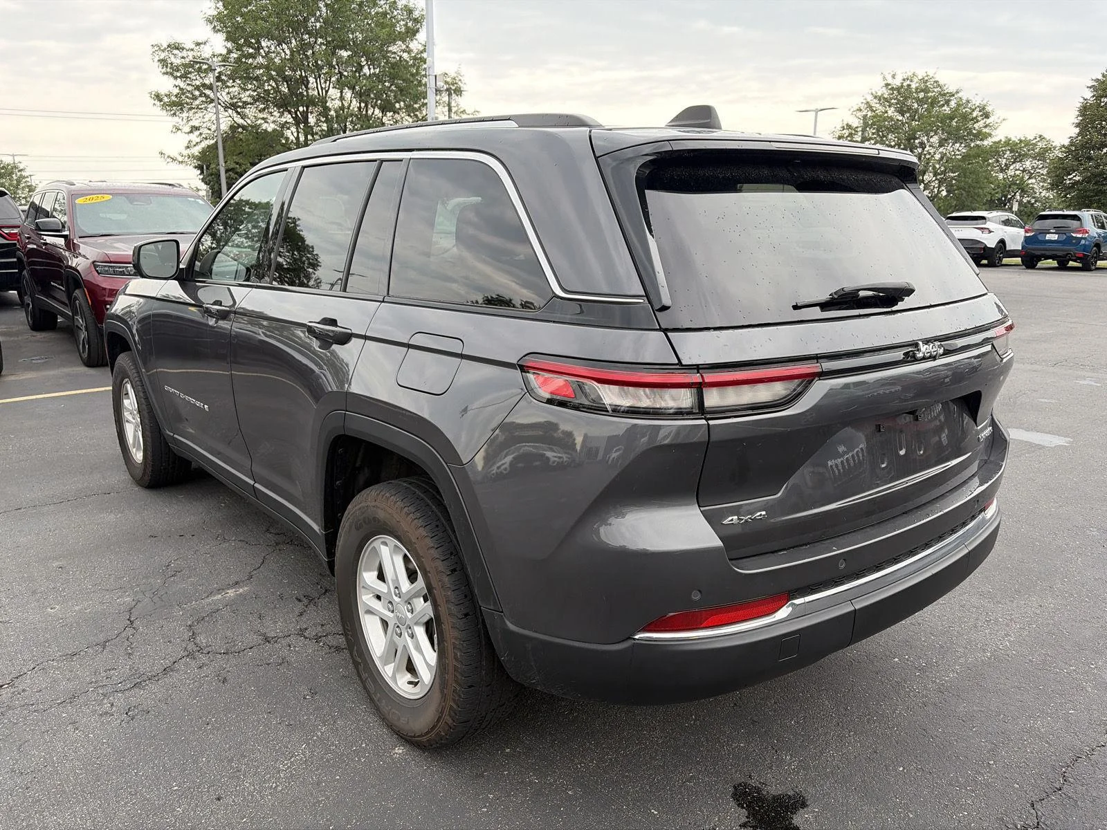 Used 2023 Baltic Gray Metallic Clearcoat Jeep Laredo image 5