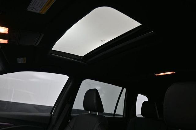 Used 2023 White Honda EX-L image 2