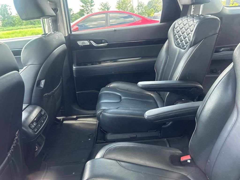 Used 2021 White Hyundai Limited image 6