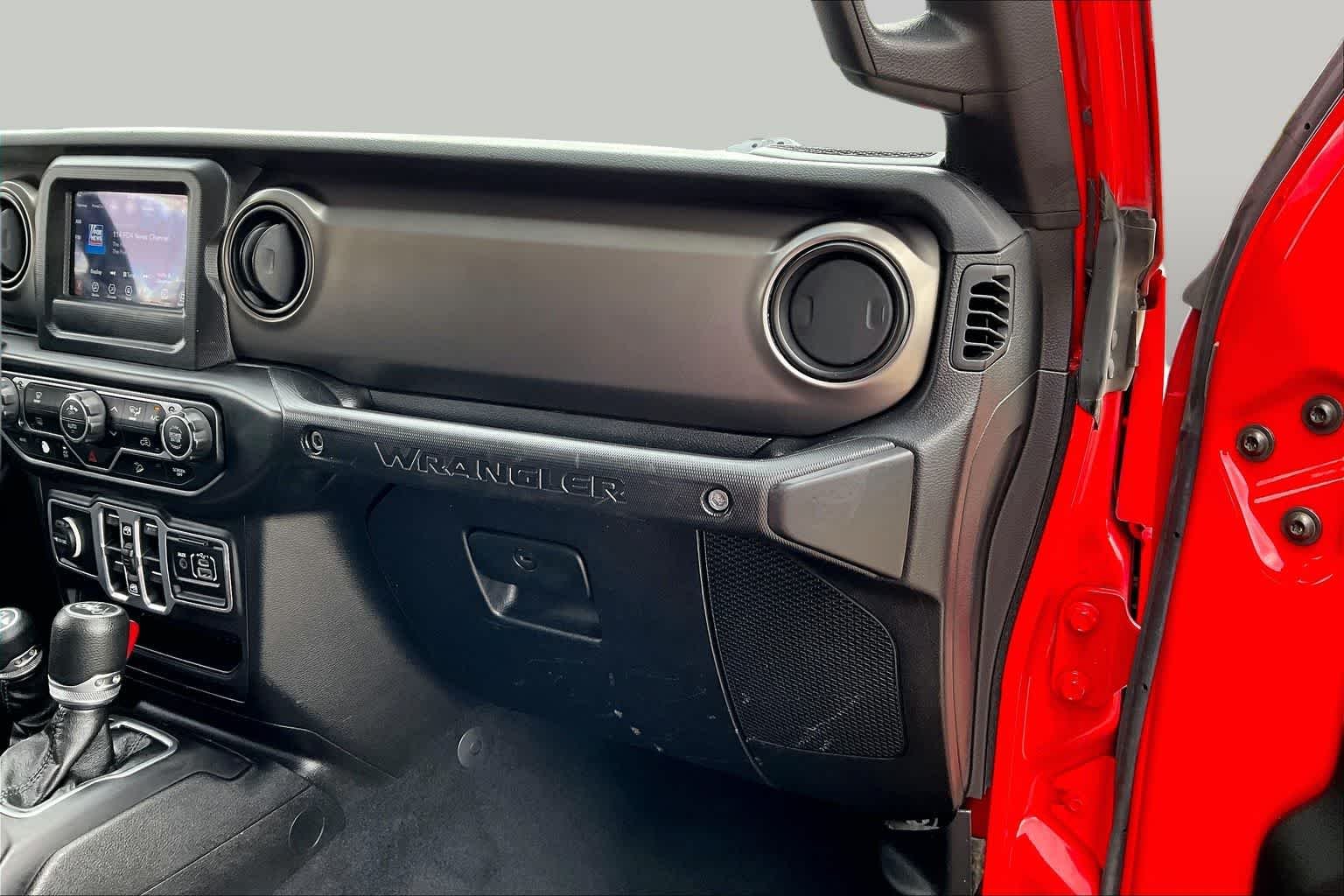 Used 2018 Firecracker Red Clearcoat Jeep Sport S image 17