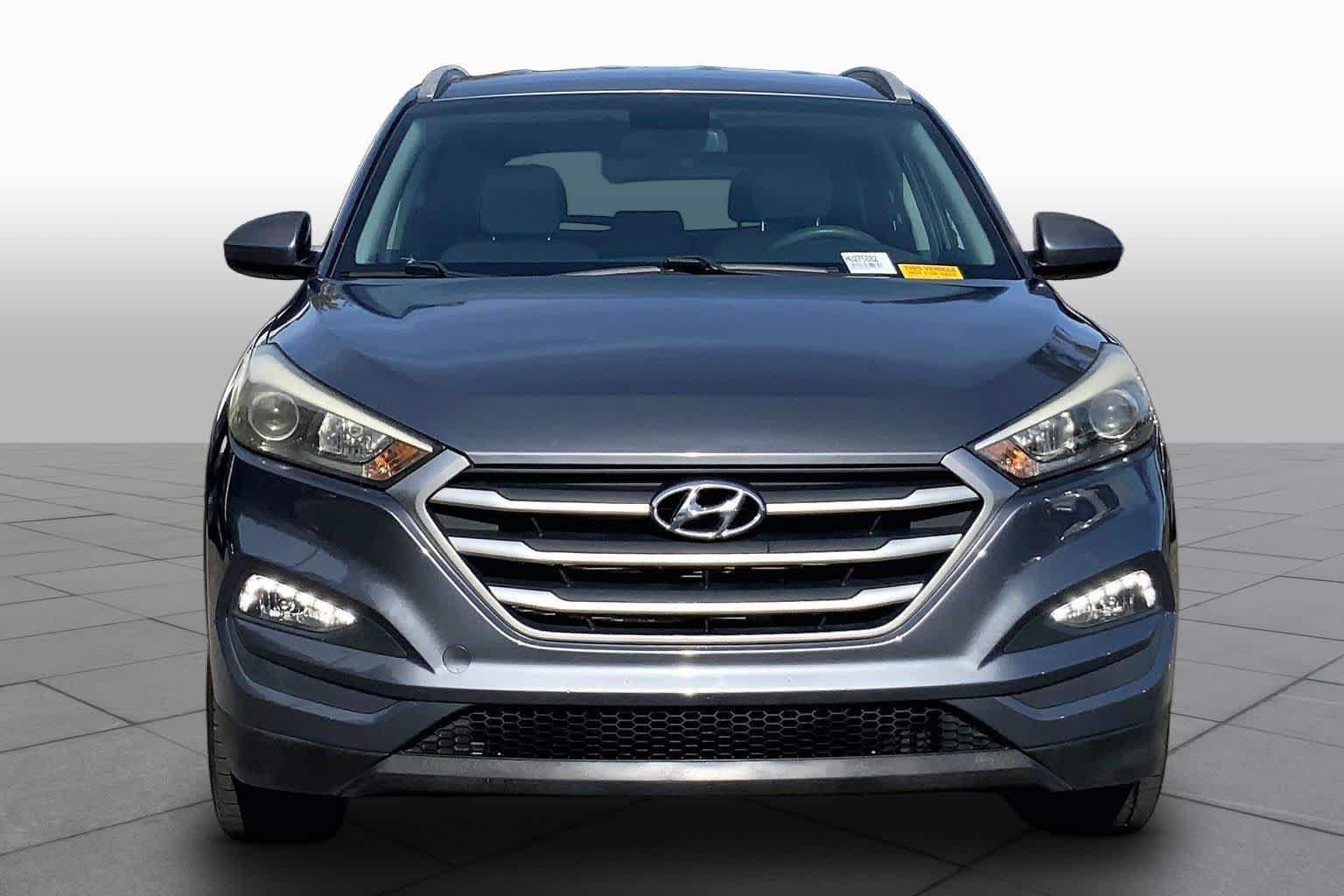 Used 2017 Coliseum Grey Hyundai SE image 4
