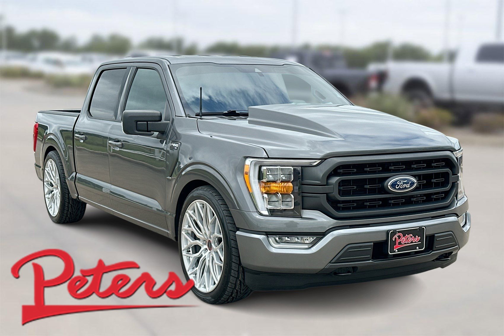 Used 2023 Gray Metallic Ford XLT image 1