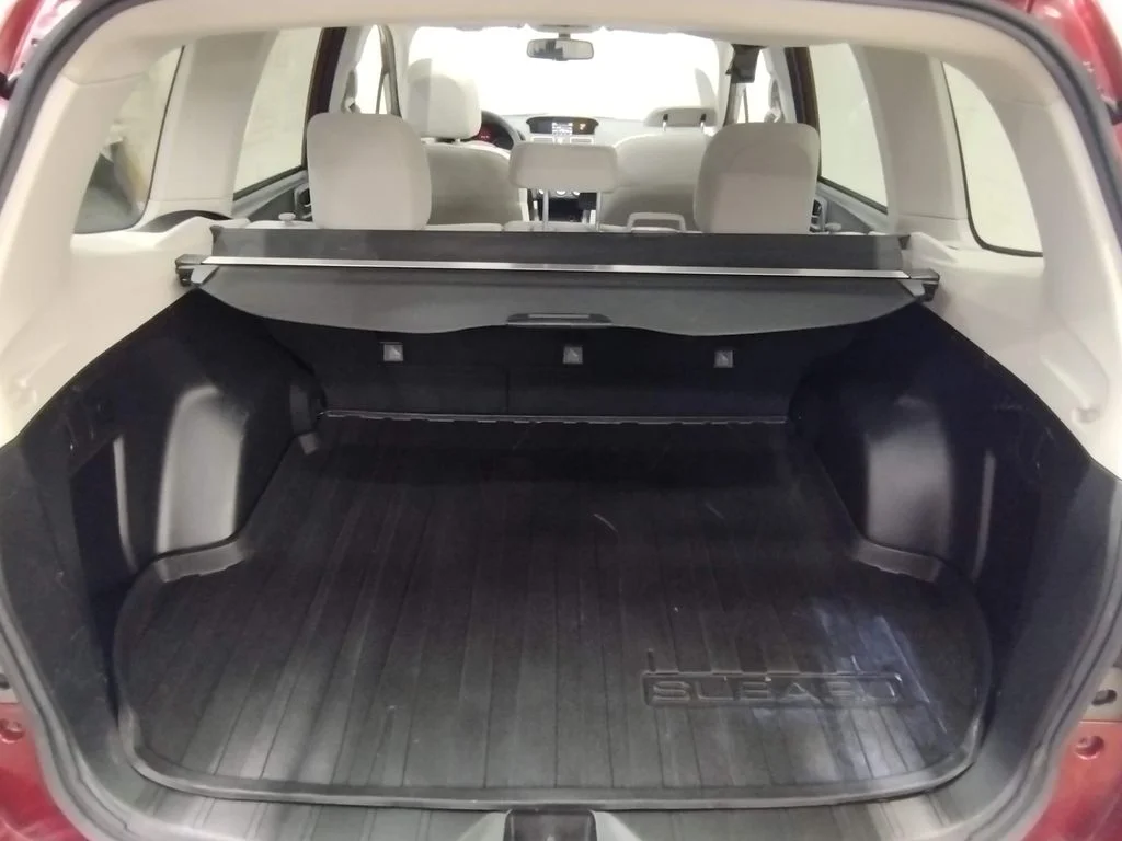 Used 2016 Red Subaru 2.5i Premium image 18