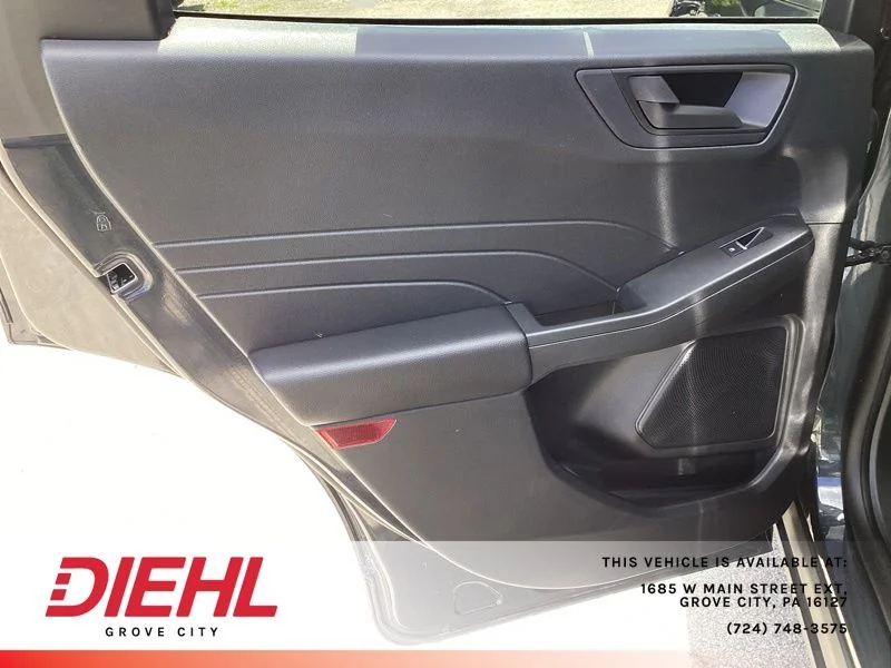 Used 2022 Blue Ford SE image 17