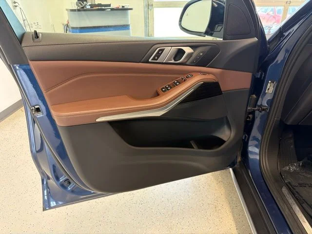 Used 2019 Blue BMW xDrive40i image 19