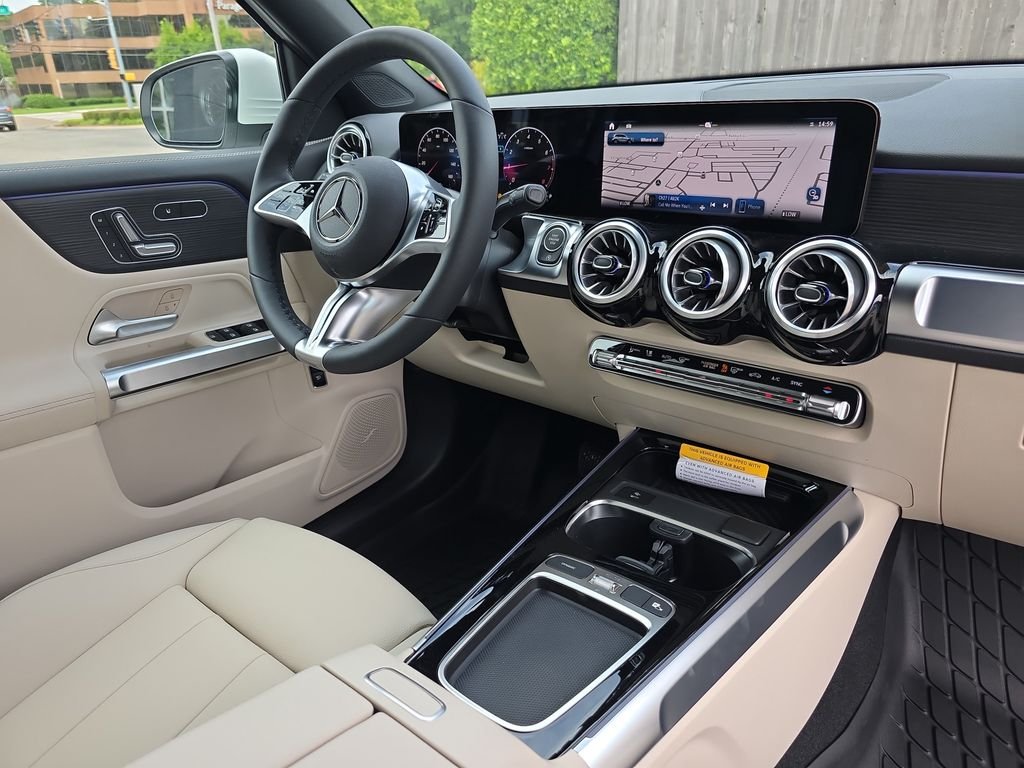 New 2026 White Mercedes-Benz GLB 250 image 19