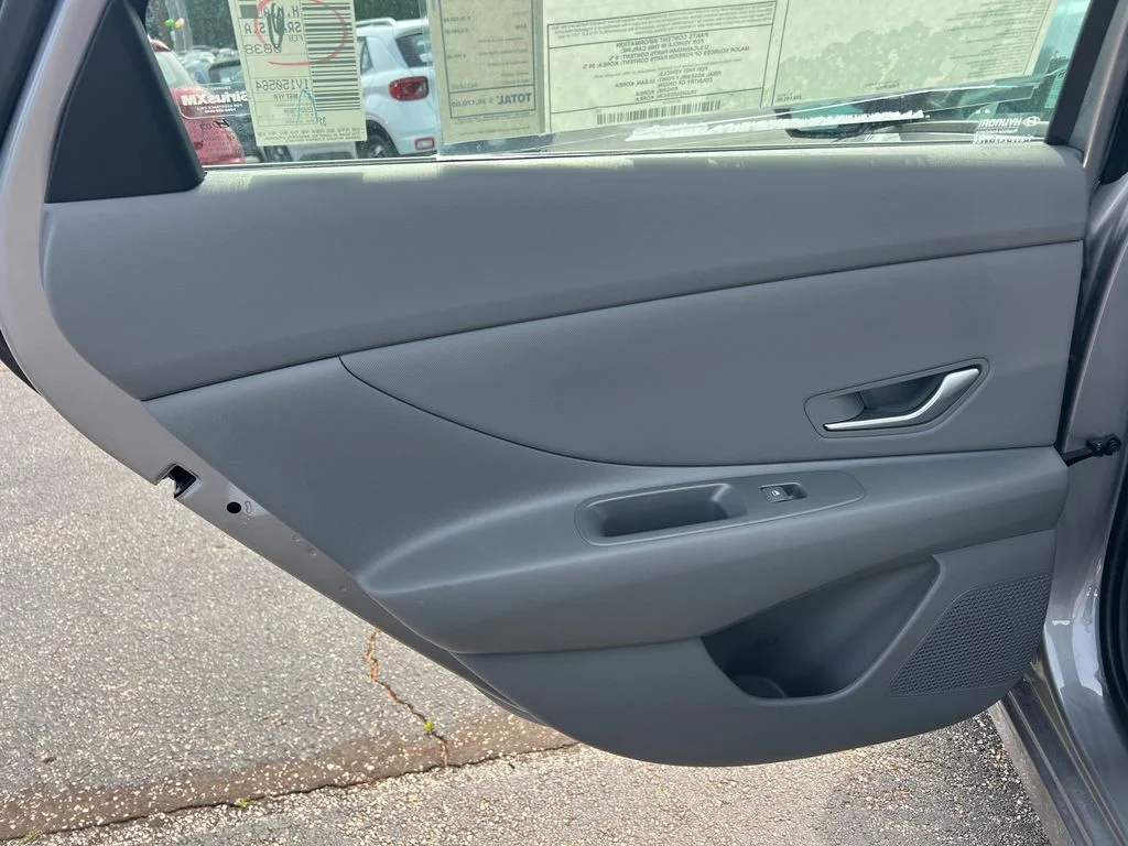 2025 Hyundai Elantra Blue - Photo 21