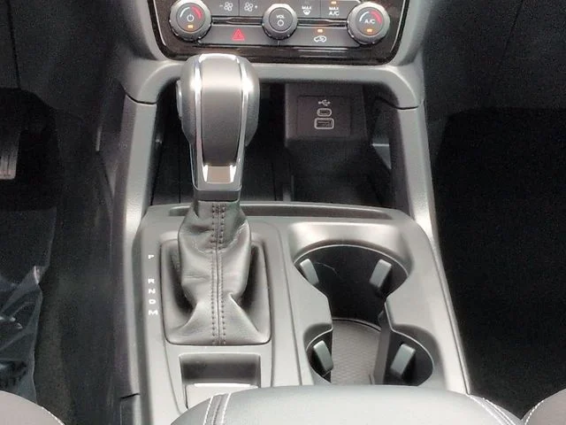 New 2026 Carbonized Gray Metallic Ford XLT image 19