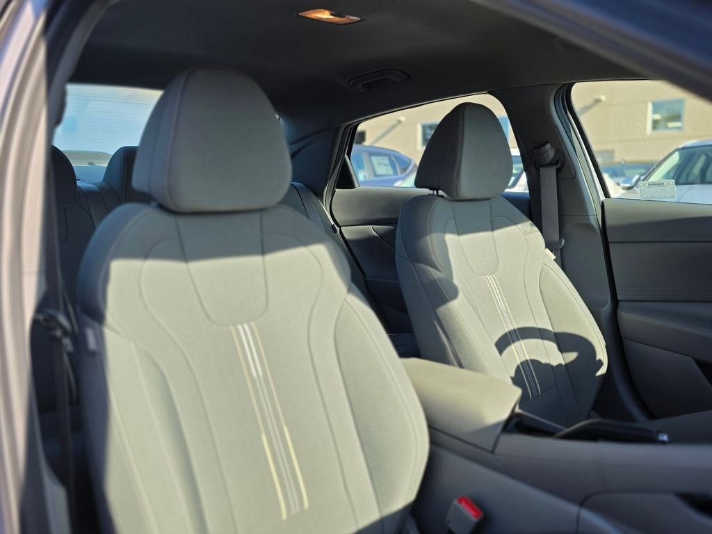 2024 Hyundai Elantra SEL - Photo 11