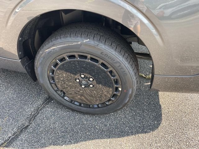 New 2026 Carbonized Gray Metallic Ford Lobo™ image 4