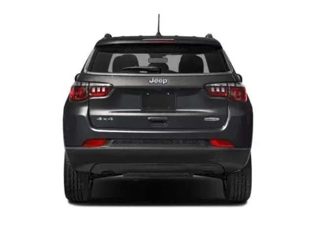 Used 2024 Red Hot Pearlcoat Jeep Limited image 5