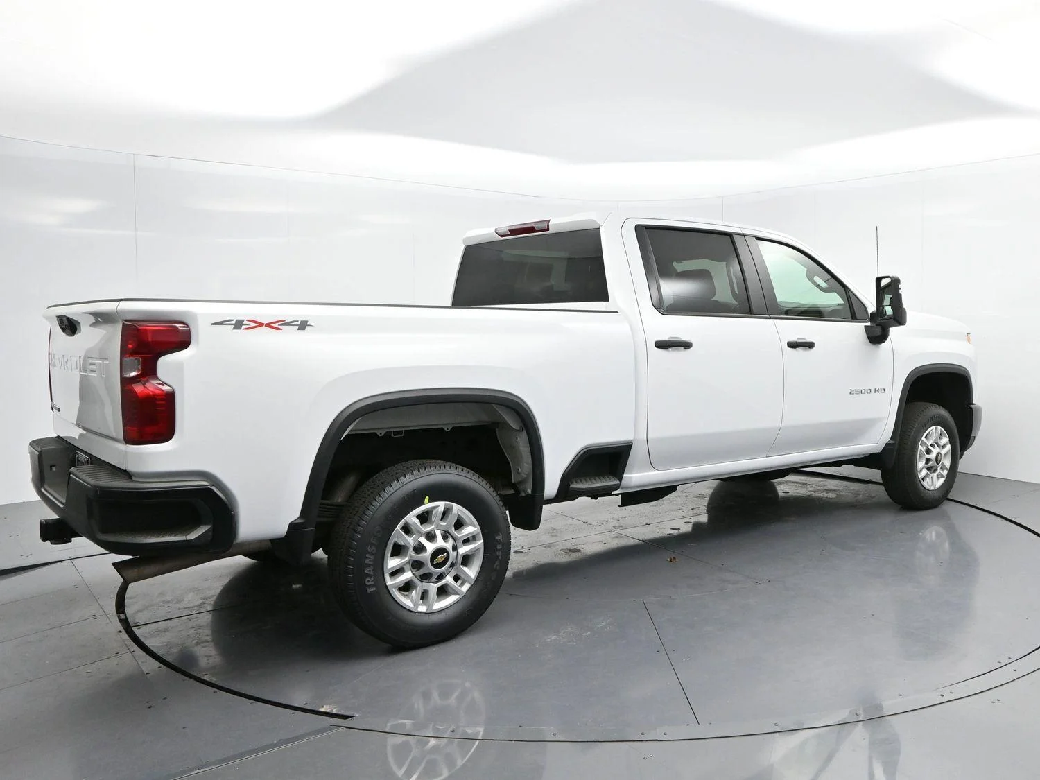 Used 2025 Summit White Chevrolet WT image 7