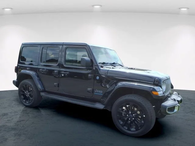 Used 2025 Black Jeep Sahara 4xe image 12