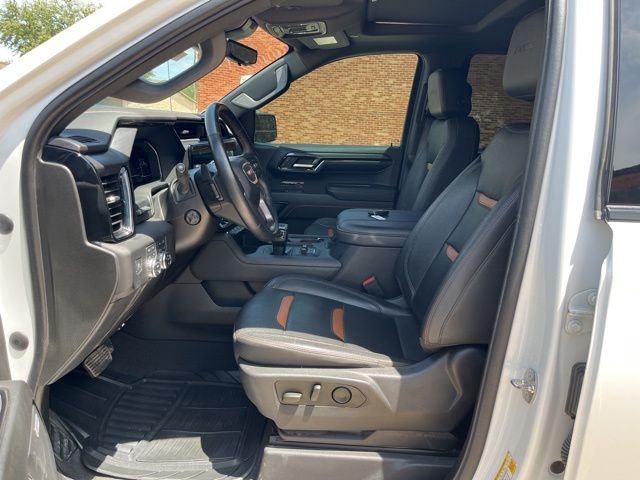 Used 2024 White GMC AT4 image 16
