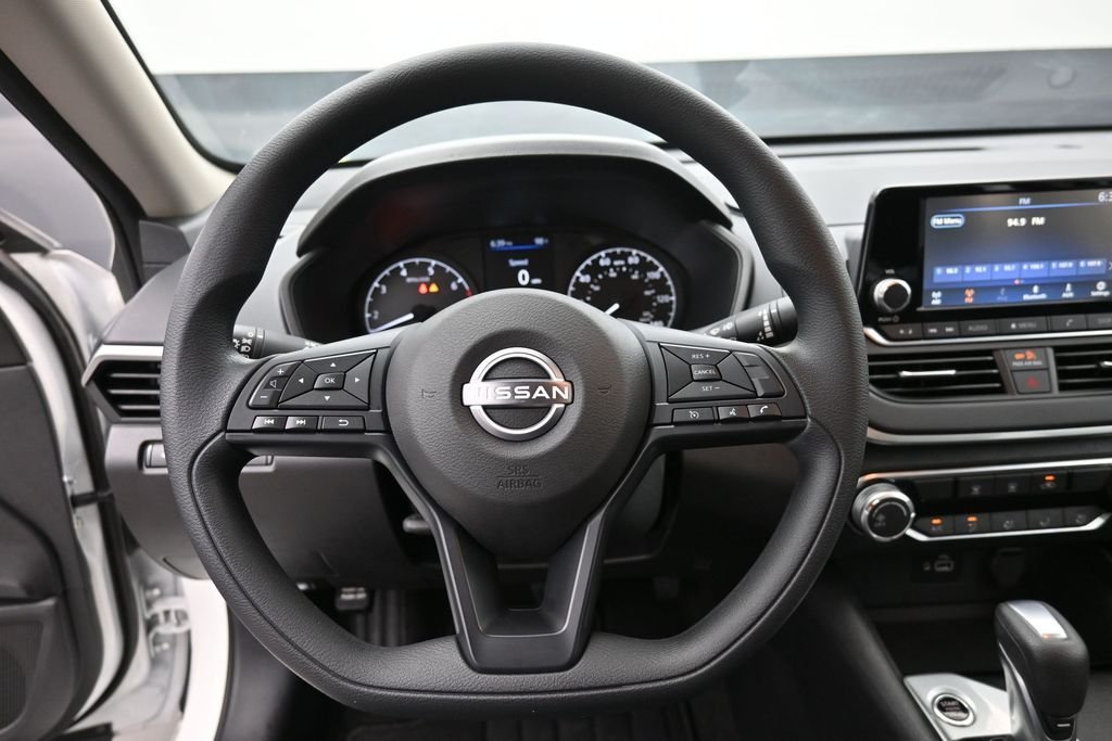 Used 2024 White Nissan 2.5 S image 27