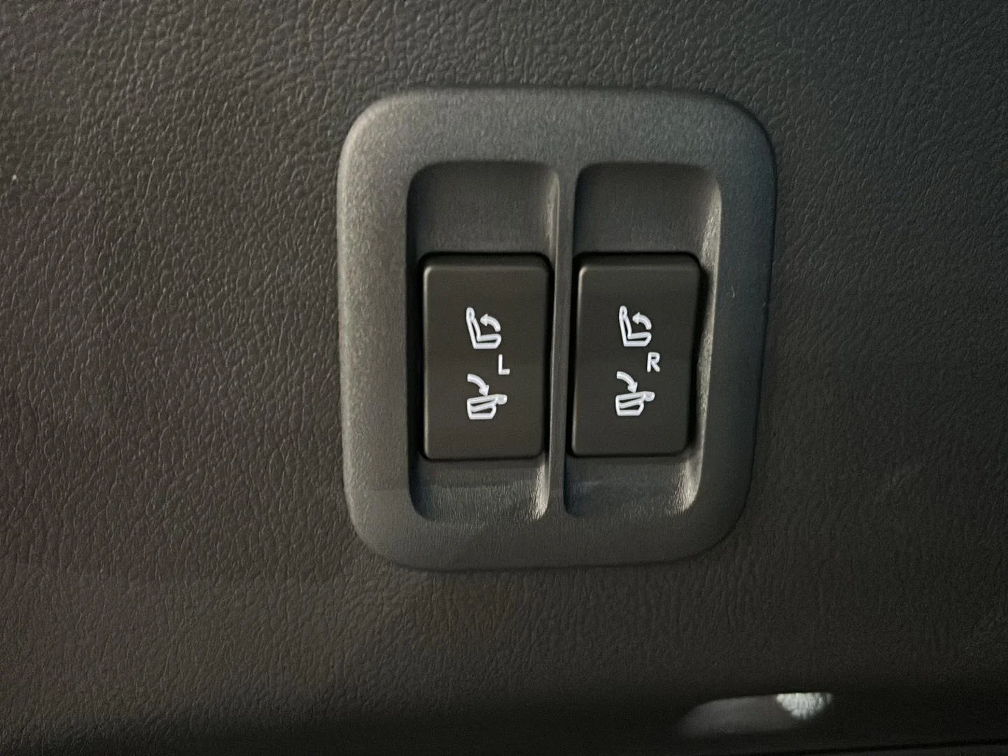 New 2026 Wind Chill Pearl Lexus TX 500h F SPORT Performance Premium image 11