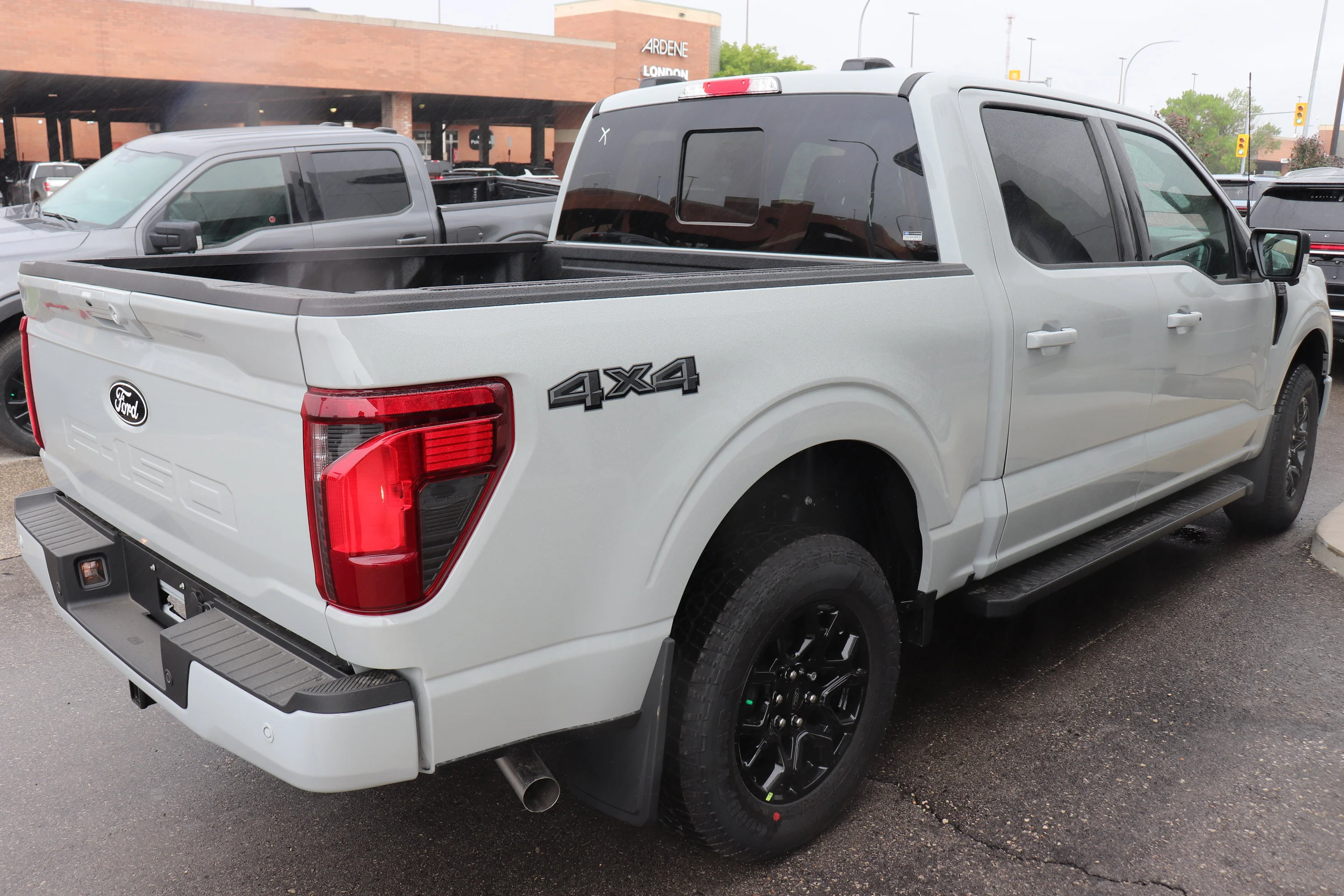 New 2026 AVALANCHE Ford XLT image 4