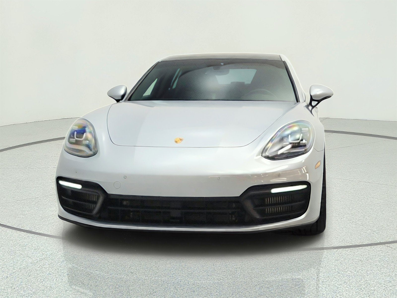 Used 2021 Dolomite Silver Metallic Porsche  image 2