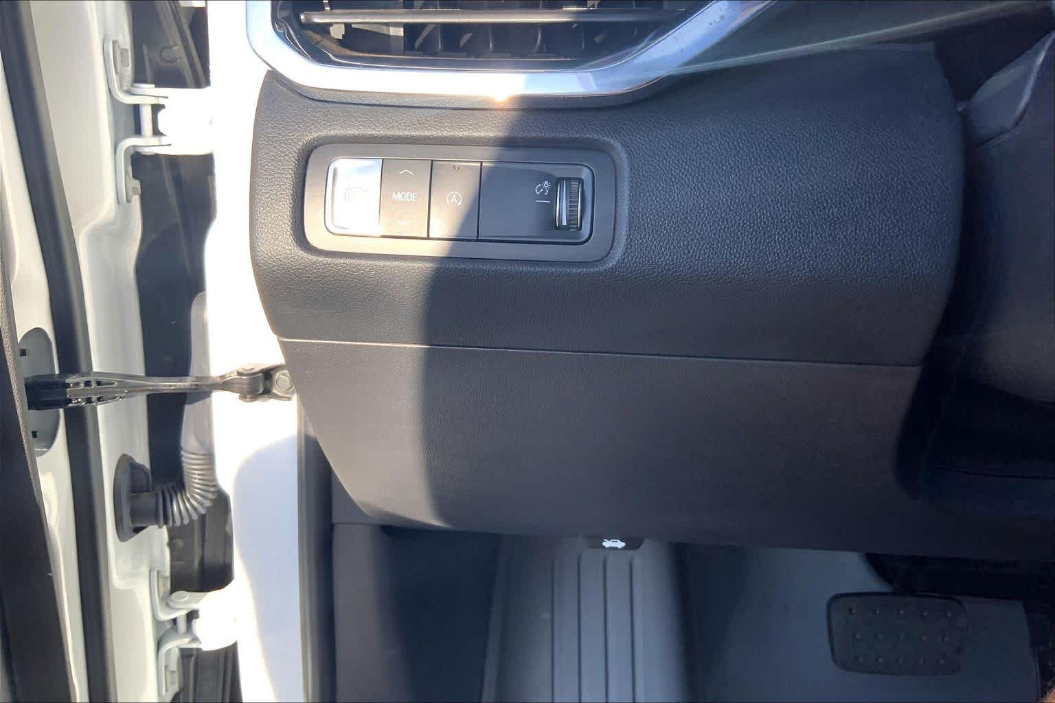 Used 2026 Summit White GMC FWD Elevation image 35
