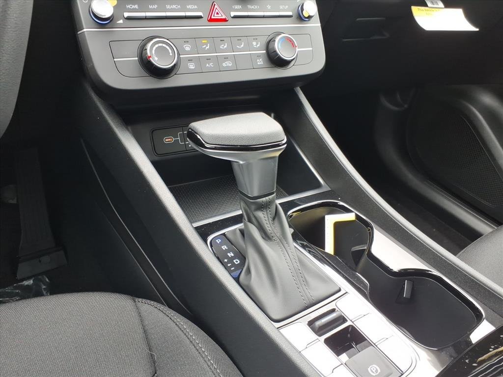 New 2026 Shimmering Silver Metallic Hyundai SE AWD image 11
