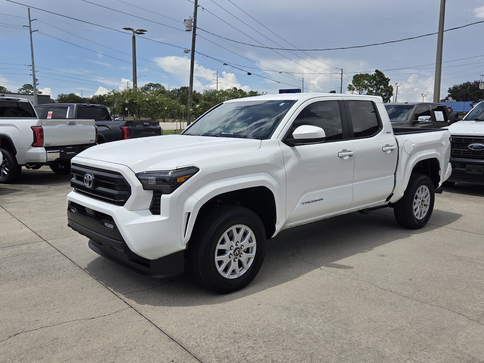Used 2025 Ice Cap Toyota SR5 image 2