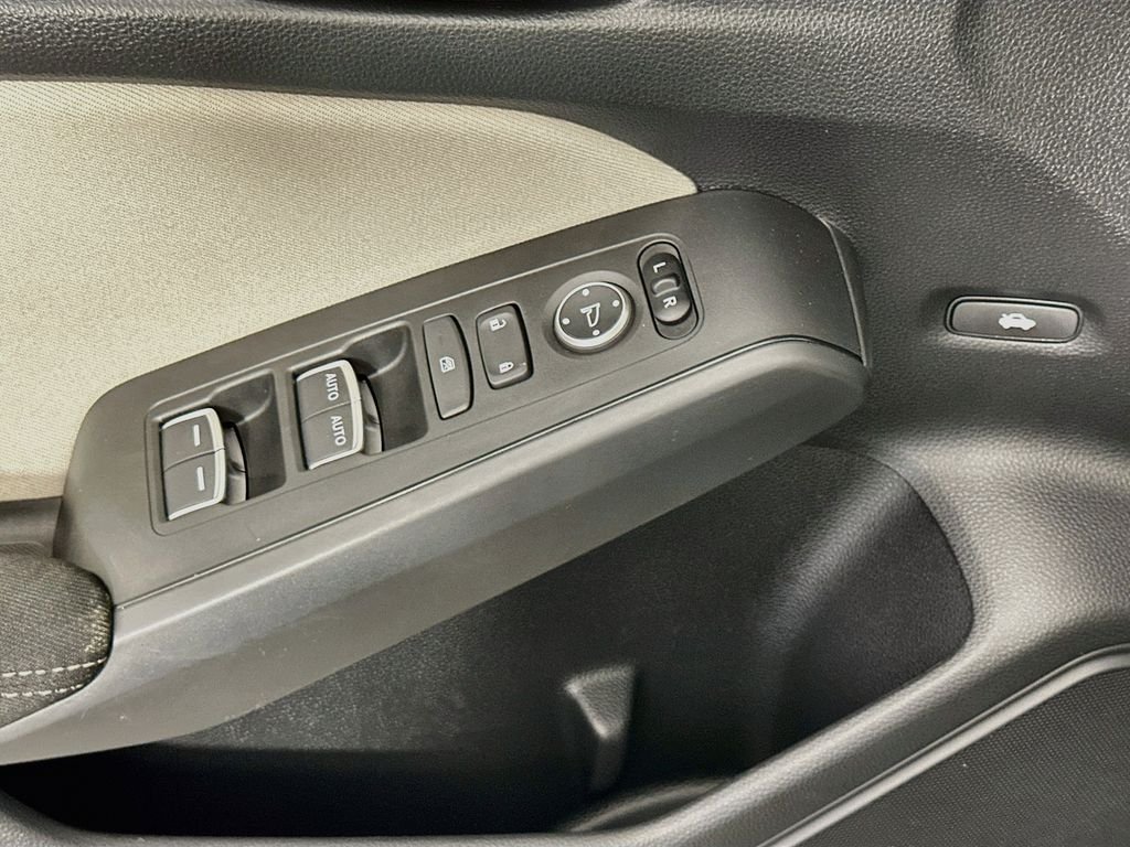 Used 2022  Honda EX image 18