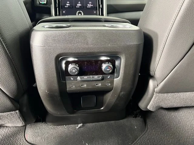 2026 GMC Yukon Denali - Photo 37