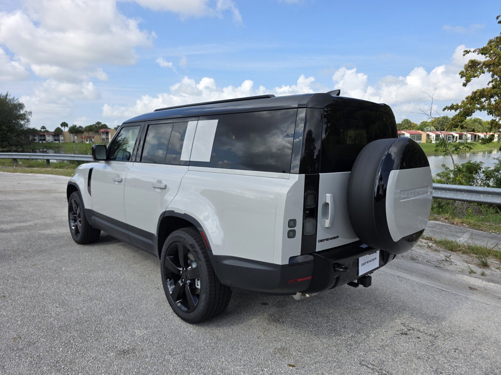 New 2026 Borasco Grey Land Rover P300 S image 2