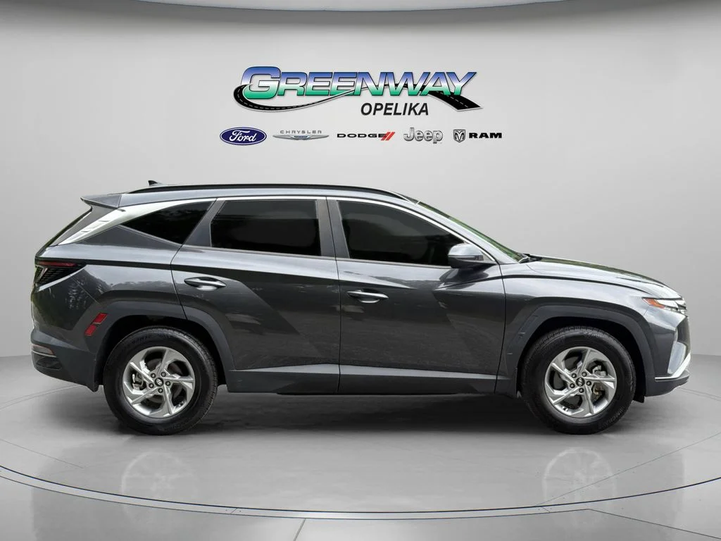 Used 2022 Gray Hyundai SEL image 8