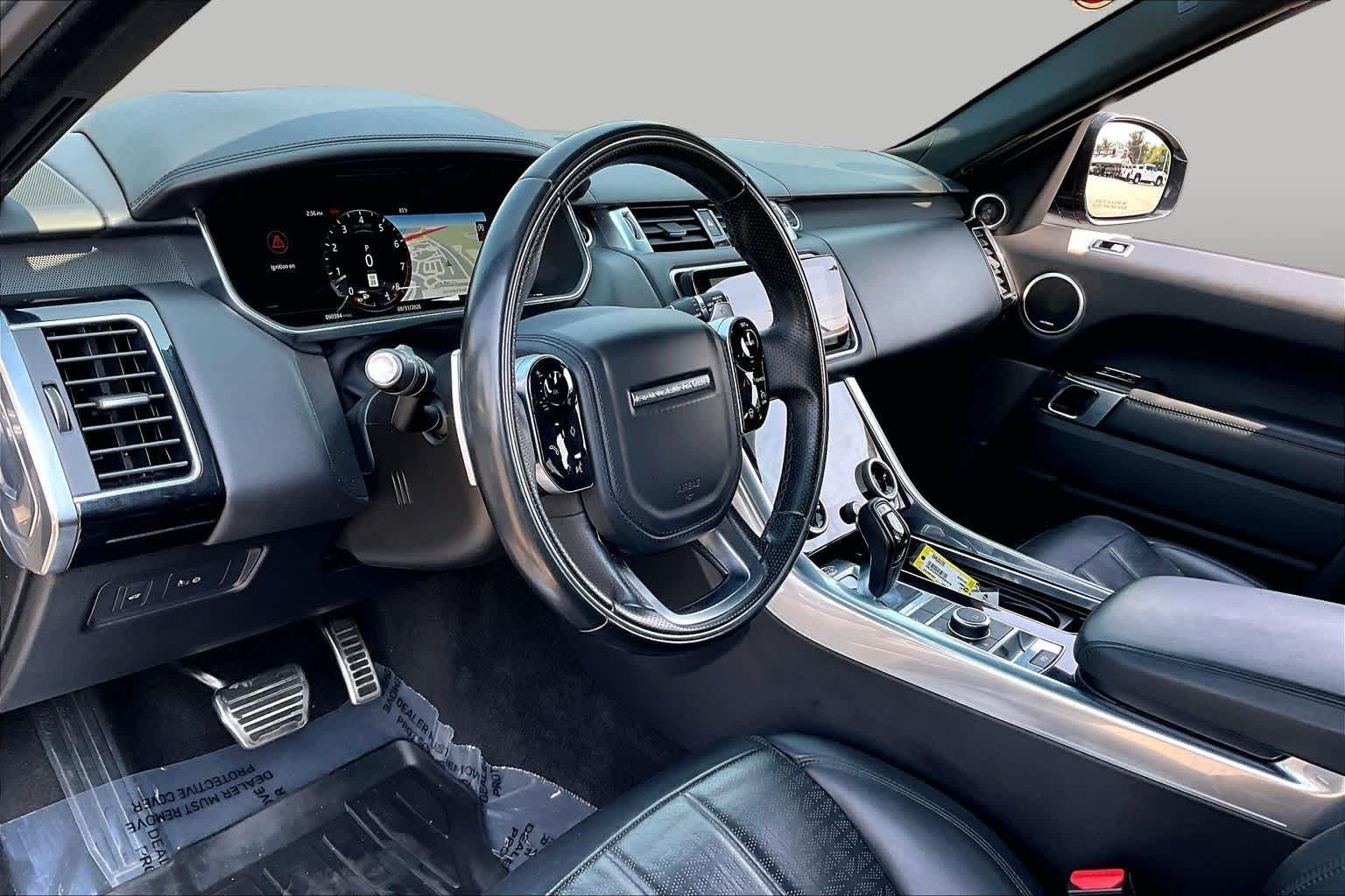 Used 2019 Byron Blue Metallic Land Rover HSE Dynamic image 17