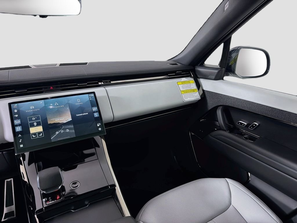 New 2026 Fuji White Land Rover Dynamic SE image 25