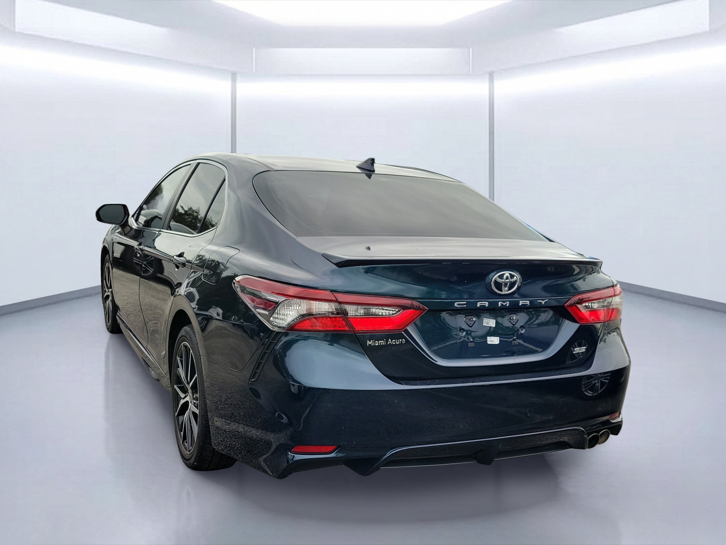 Used 2021 Aqua Toyota SE image 3