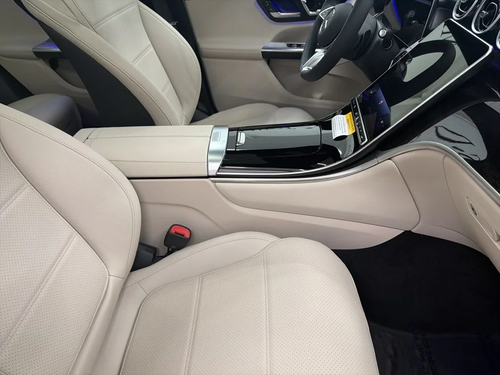 Used 2026 White Mercedes-Benz GLC 300 image 29