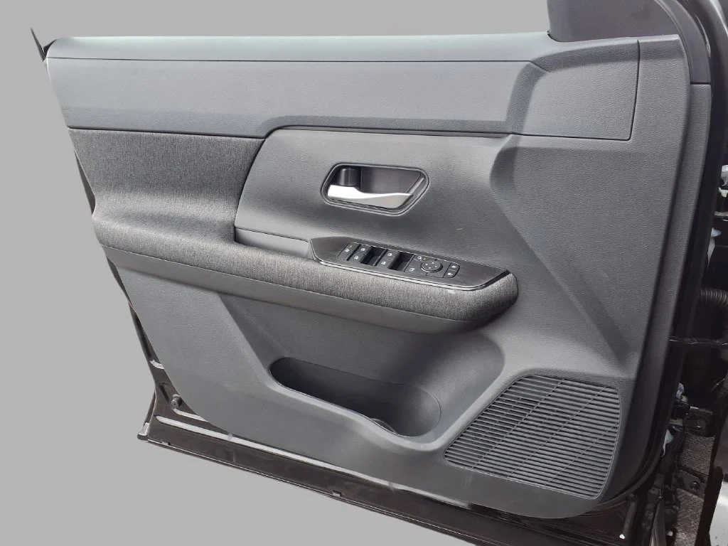 New 2027 Black Nissan SV image 18