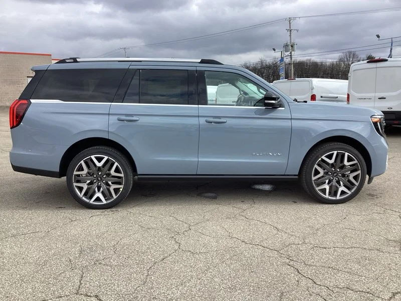 New 2026 Glacier Gray Metallic Tri-Coat Ford Platinum® image 9