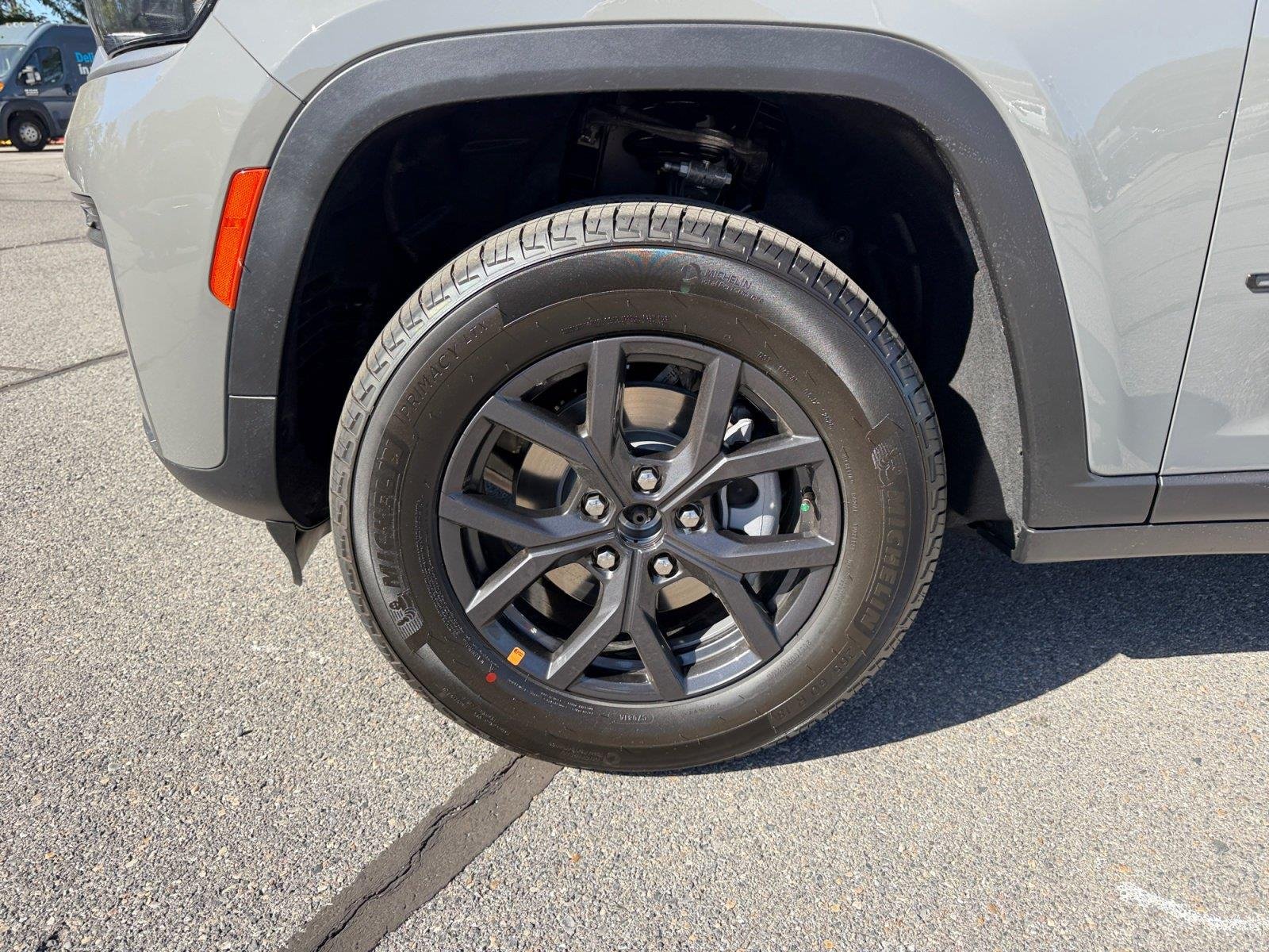 New 2027 Sting-Gray Clear-Coat Paint Jeep Laredo Altitude image 14