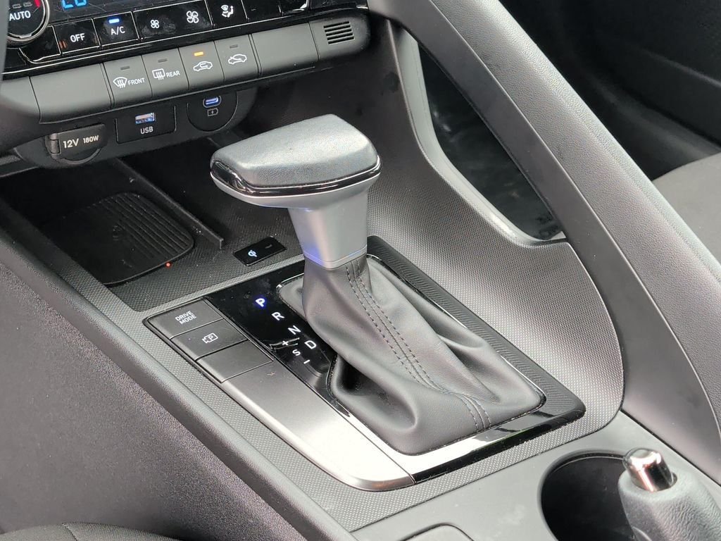 2025 Hyundai Elantra SEL - Photo 11