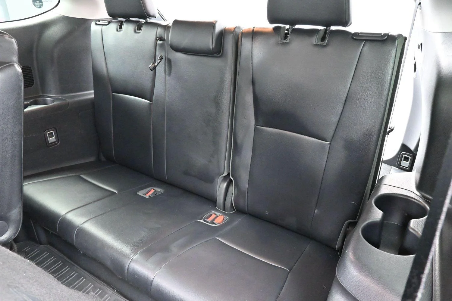 Used 2022 Magnetic Gray Metallic Toyota XLE image 34