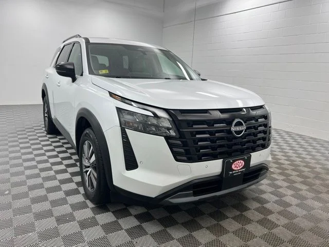 Used 2026 White Nissan SL image 1